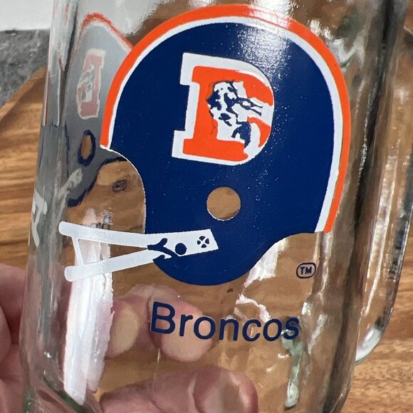 Vintage 1980's Denver Broncos NFL Football Fisher Peanuts Glass Mug O Nuts - Picture 9 of 9